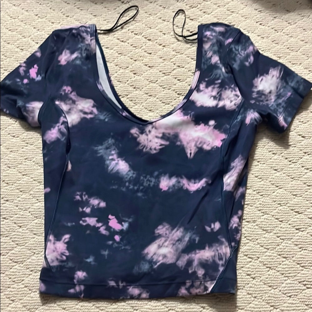 Lululemon Athletica Blue and Pink Fitted Crop Blouse